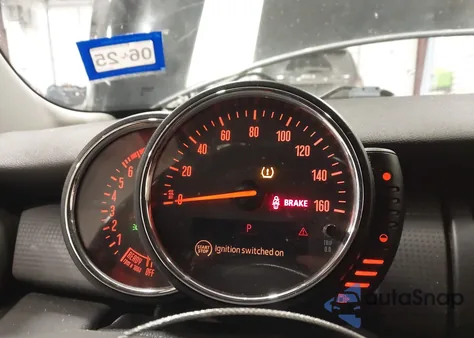 2016 Mini Hardtop Cooper из США, поврежденный, VIN WMWXP5C51G2D13720